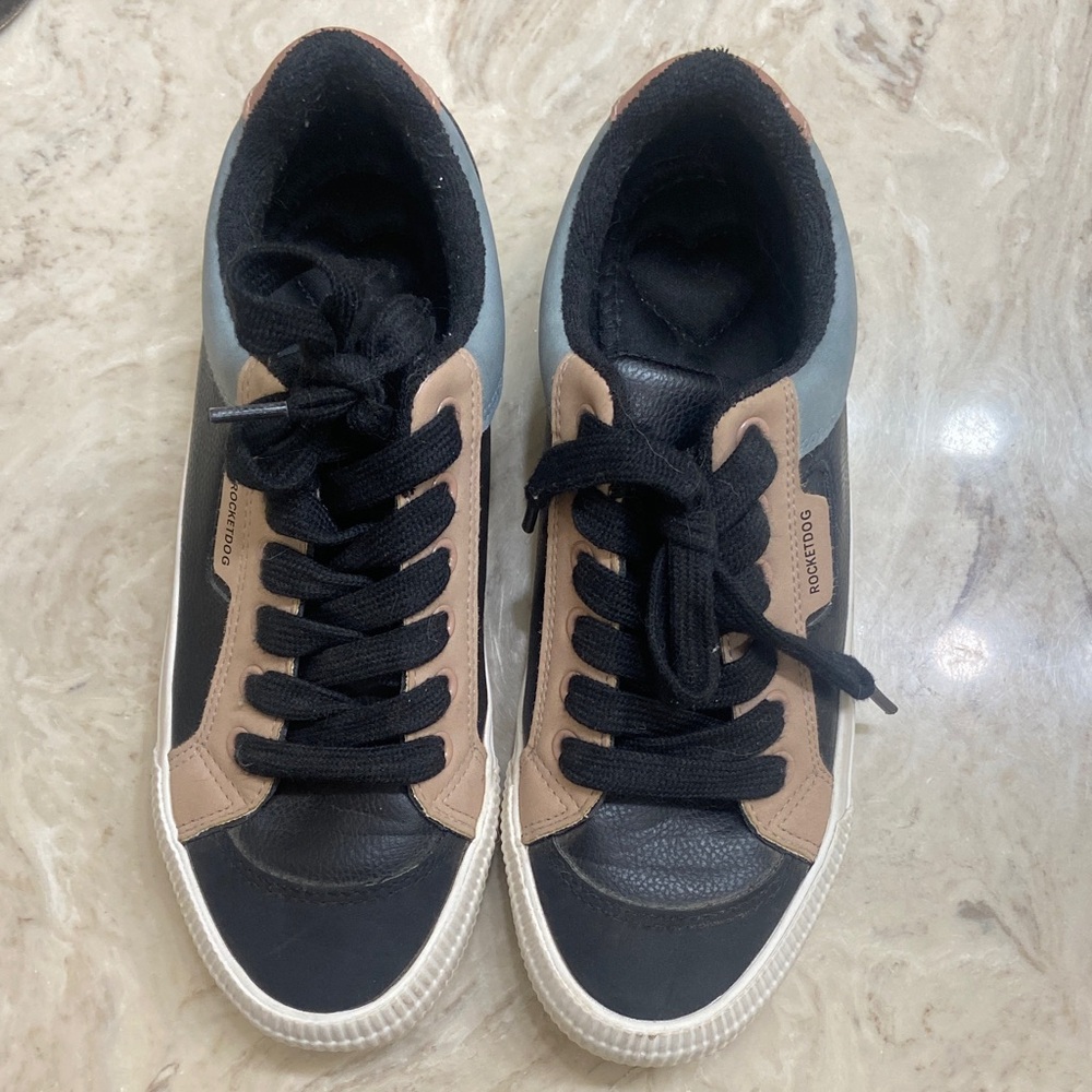 Rocket Dog Black and Tan Sneakers